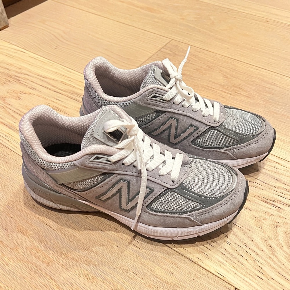 New Balance 990v5